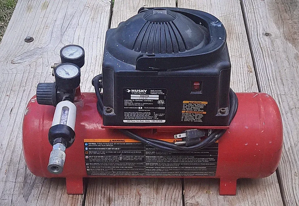 Husky H2G3TK, 2 Gal 100 PSI Air Compressor Portable, Hot Dog Style, Pre-Owned