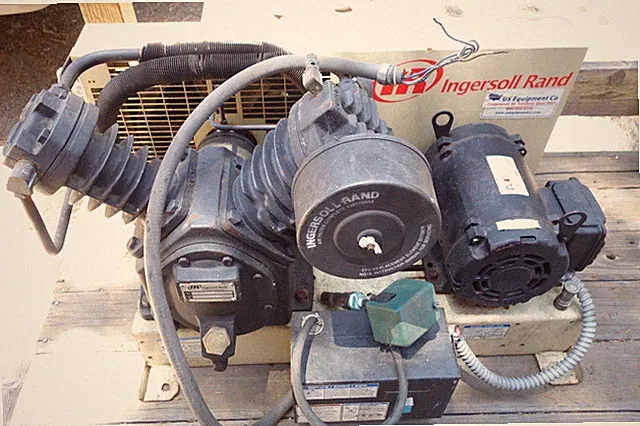 INDUSTRIAL INGERSOLL RAND Stationary Air Compressor